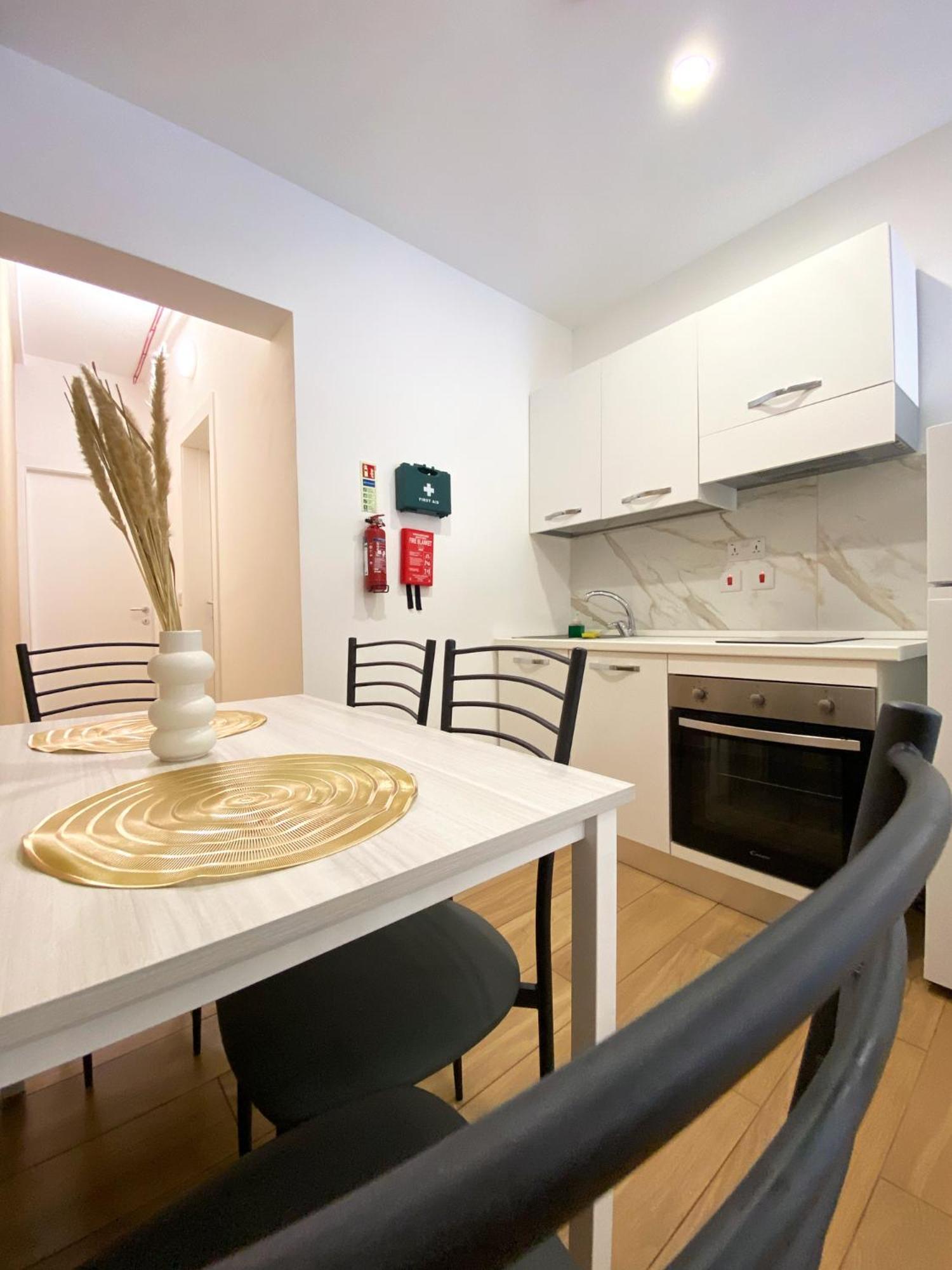 Miami Apartments Saint Julian's ภายนอก รูปภาพ